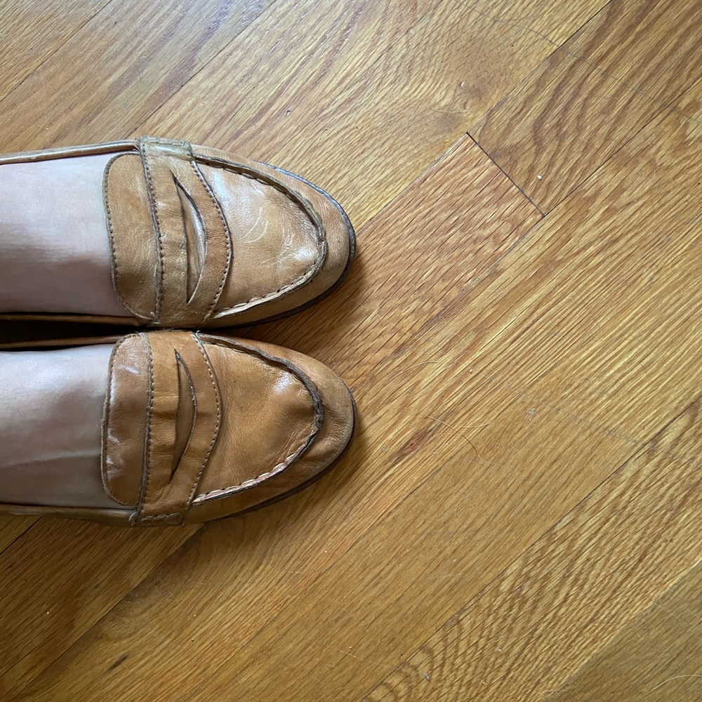 SOLD Leather loafers (crazy comfy!!)